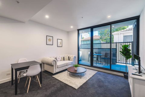 Astrina Deluxe 1 Bedroom - VIC Tourism 0