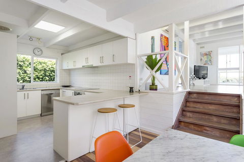 At Agnes Ave: Coastal Views - VIC Tourism 3