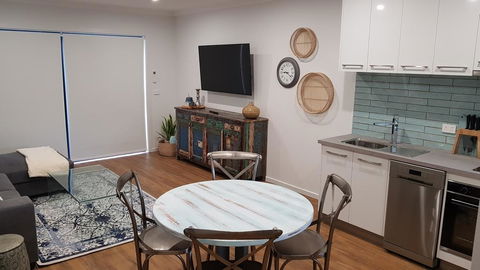 At Home Apartments - VIC Tourism 1