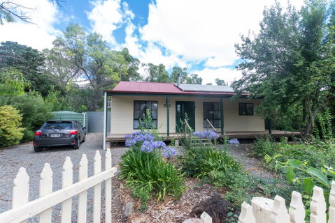 Auburn Hideaway Clare Valley - VIC Tourism 0