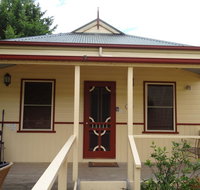 Autumn Affair Cottage 5 - VIC Tourism