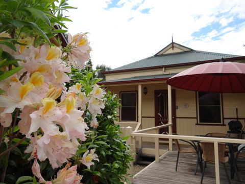 Autumn Affair Cottage 6 - VIC Tourism 0