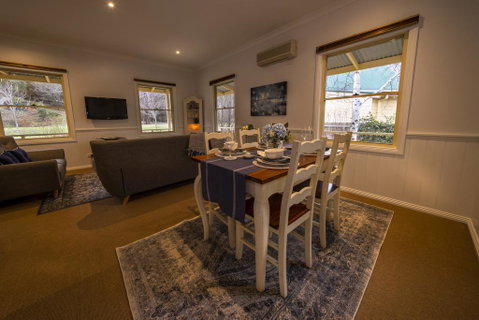 Autumn Beauty - Cottage 3 - VIC Tourism 2