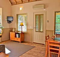 Autumn Leaf Cottage 1 - VIC Tourism