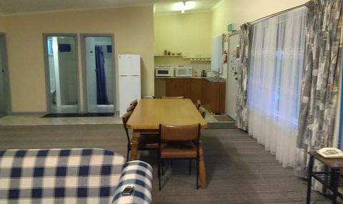 Avalon Motel - VIC Tourism 1