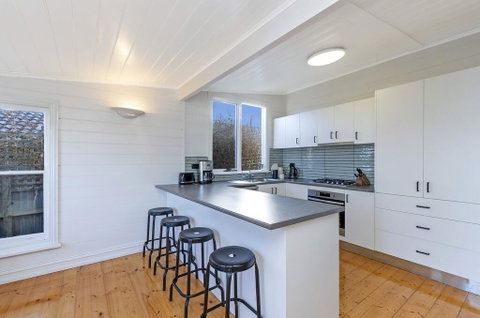 Avery Cottage - VIC Tourism 3