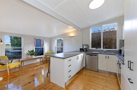 Avery Cottage - VIC Tourism 1