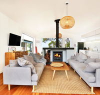 Ayana Beach House - Pet Friendly - Opposite Beach - VIC Tourism