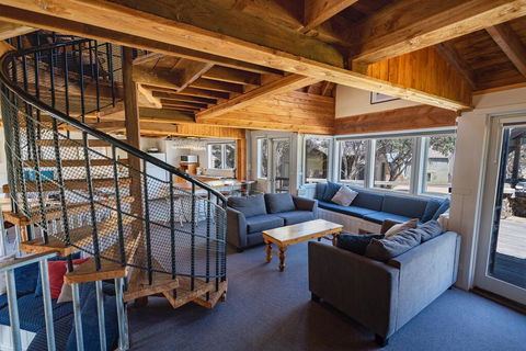 Banjo's Chalet, Alpine-getaways - VIC Tourism 3