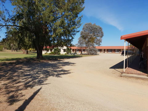 Barooga Golf View Motel - VIC Tourism 0