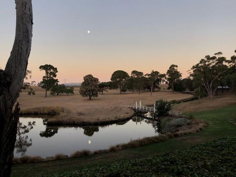 Barunah Plains Homestead - 10 Bedrooms - Sleeps 22 - VIC Tourism 1