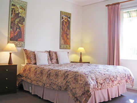 Basedow Units Tanunda - VIC Tourism 2