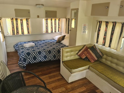 Bateman Bay Holiday Park & Batemans Bay YHA - VIC Tourism 0