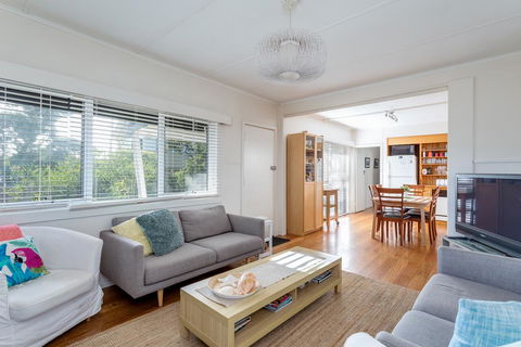 Bay Cottage - VIC Tourism 3