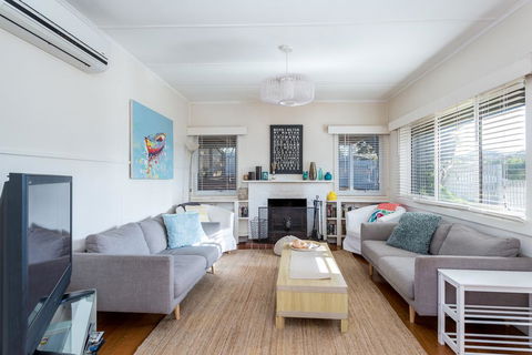 Bay Cottage - VIC Tourism 0