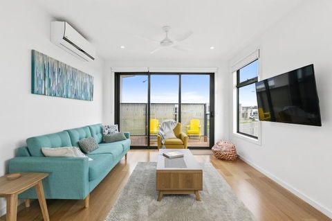 Beach & Golf Stays, Australia - VIC Tourism 0