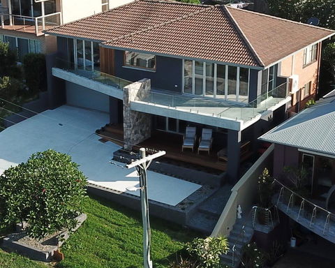 BEACH BREAK, 34 CLIFF ROAD - VIC Tourism 1