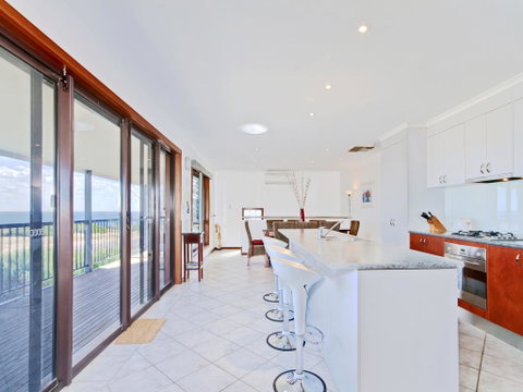 Beach House At Moana - VIC Tourism 3