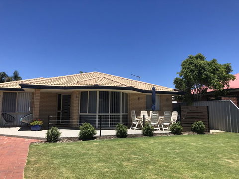 Beach House By The Bay - VIC Tourism 1