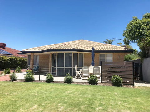 Beach House By The Bay - VIC Tourism 2