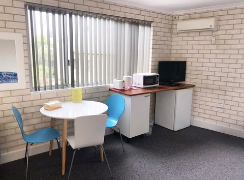 Beach Park Motel - VIC Tourism 1
