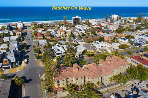 Beaches On Wave Street - VIC Tourism 2