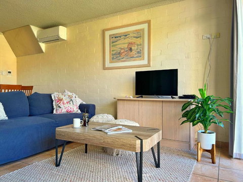 Riverview Holiday Apartment 92 - Kalbarri WA - VIC Tourism 3