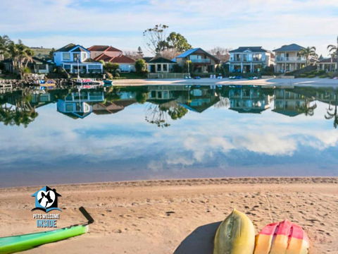 Renovated Beautiful Holiday Home With A Private Beach & Stunning Views! - VIC Tourism 0