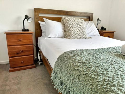 Reel Close! Walk To Everything. Sleeps 6 - VIC Tourism 2