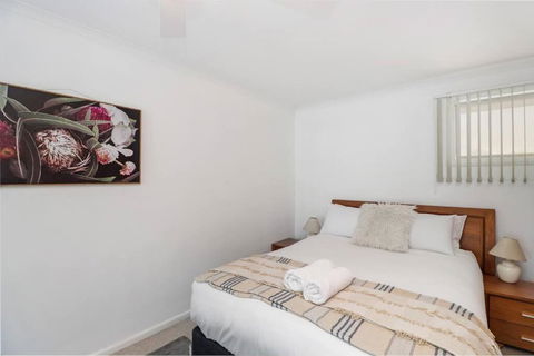 Reel Close! Walk To Everything. Sleeps 6 - VIC Tourism 3