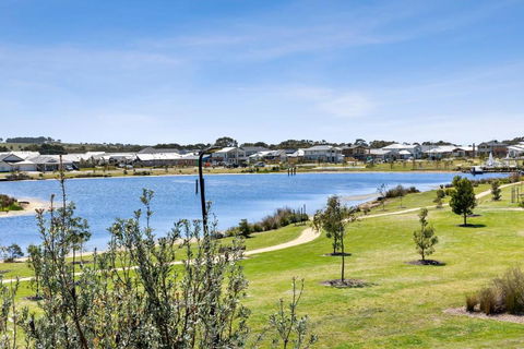 REFLECTIONS At Lonsdale - VIC Tourism 1