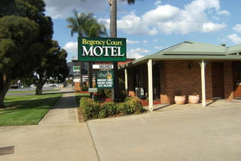 Regency Court Motel with VIC Tourism
