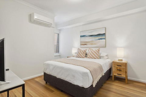 REGL20/11 - Regal In East Perth - VIC Tourism 1