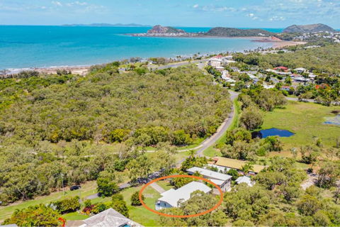 RELAX @48 CLOSE TO BEACH Sleeps 7 - VIC Tourism 0