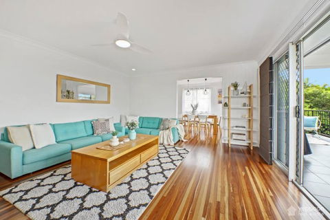 RELAX @48 CLOSE TO BEACH Sleeps 7 - VIC Tourism 2