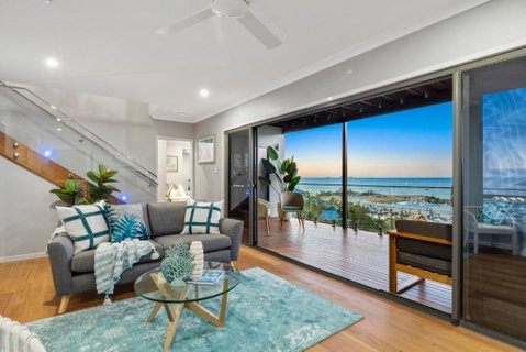 Relax & Daydream At 2 Elementa - VIC Tourism 1