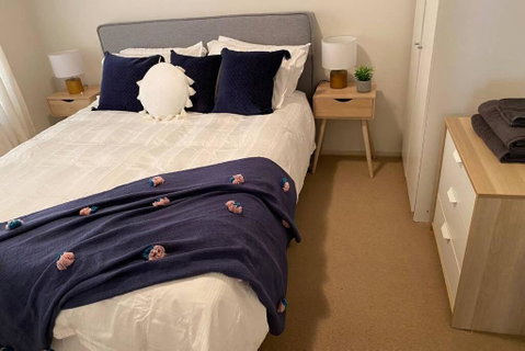Relax In The Spa With Views Opposite Lake Eildon - VIC Tourism 2