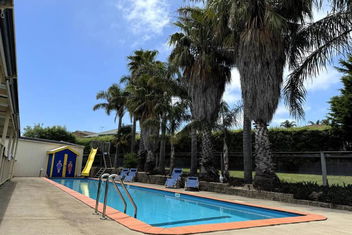 Relax, Resort Style with VIC Tourism