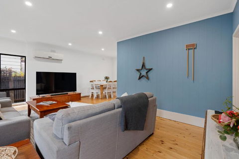 Relaxed Family Beach House - No Linen Included - VIC Tourism 3