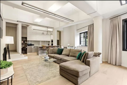 Renovated Warehouse Conversion In Heart Of Sydney - VIC Tourism 0