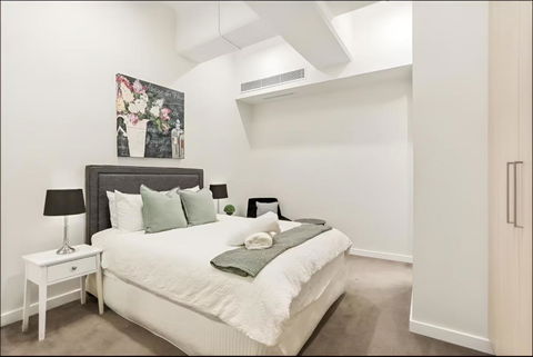 Renovated Warehouse Conversion In Heart Of Sydney - VIC Tourism 3