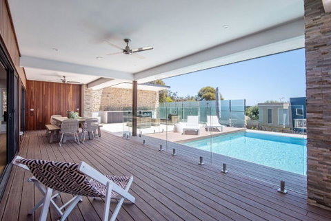 Resort Style Luxury In Sorrento - VIC Tourism 1