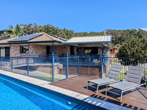 Retreat To Marlin - VIC Tourism 0