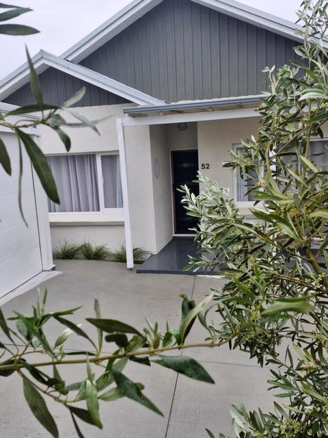 Retreat - VIC Tourism 0