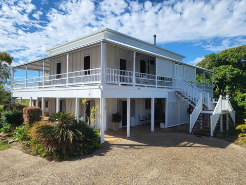 Ribbonwood Bed & Breakfast, Emu Park Qld - VIC Tourism 0