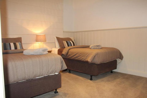River Rock Cottage Centrally Located And Dog Friendly - VIC Tourism 2