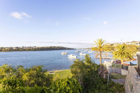 Riverside Luxury Residence - EXECUTIVE ESCAPES - VIC Tourism 0