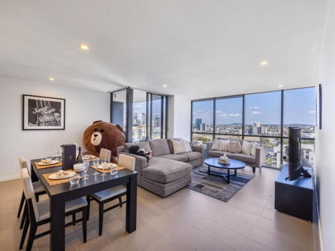 Riverview 2BR Delicate Apt, 1min To Train Station - VIC Tourism 0