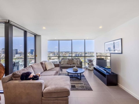 Riverview 2BR Delicate Apt, 1min To Train Station - VIC Tourism 1
