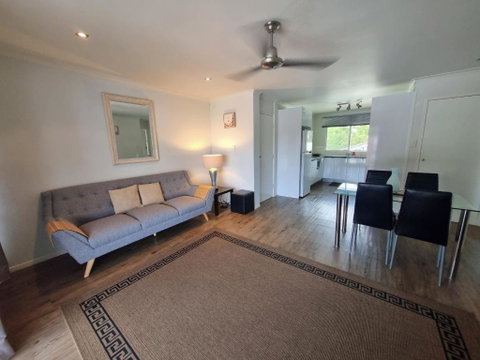 Residential Two-bedroom Unit On The Strand, Self-check In, Wi-fi - VIC Tourism 0